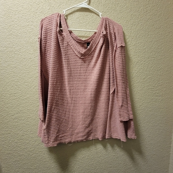 Design Lab Distressed Waffle Knit Cold Shoulder Top, Dusty Rose Color, Size S - Picture 1 of 7
